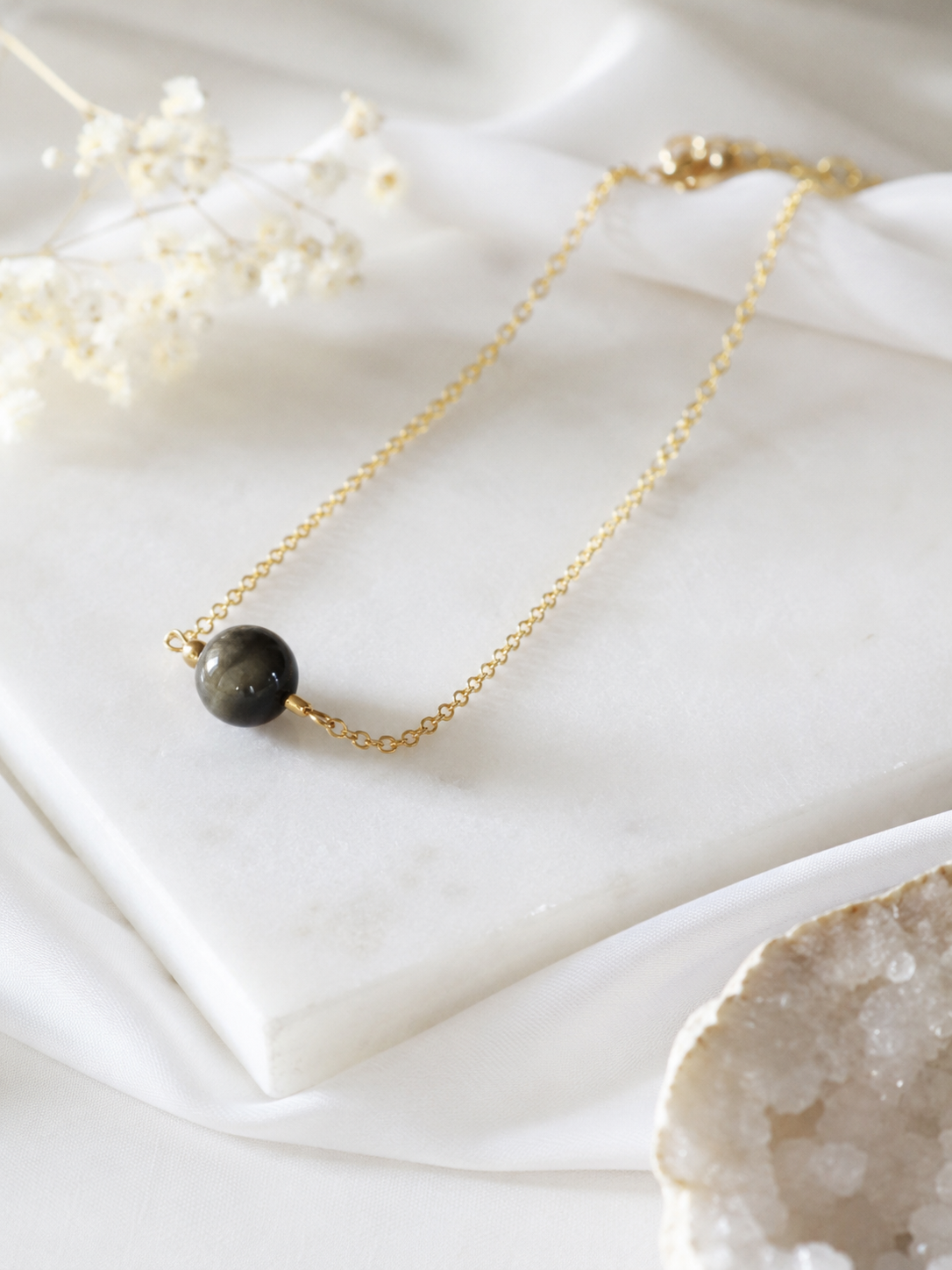 Collier en obsidienne dorée