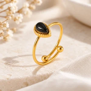 Bague dorée très fine à anneau ouvert terminé par deux billes, petite goutte d'obsidienne